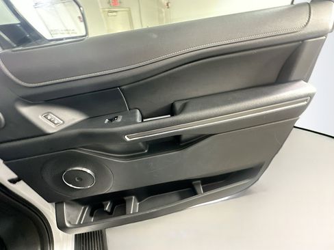 Used 2024 Ford Expedition Max XLT image 34
