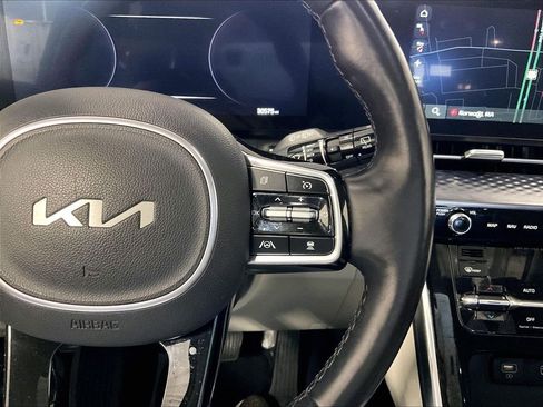 Used 2023 Kia Carnival SX Prestige FWD image 24