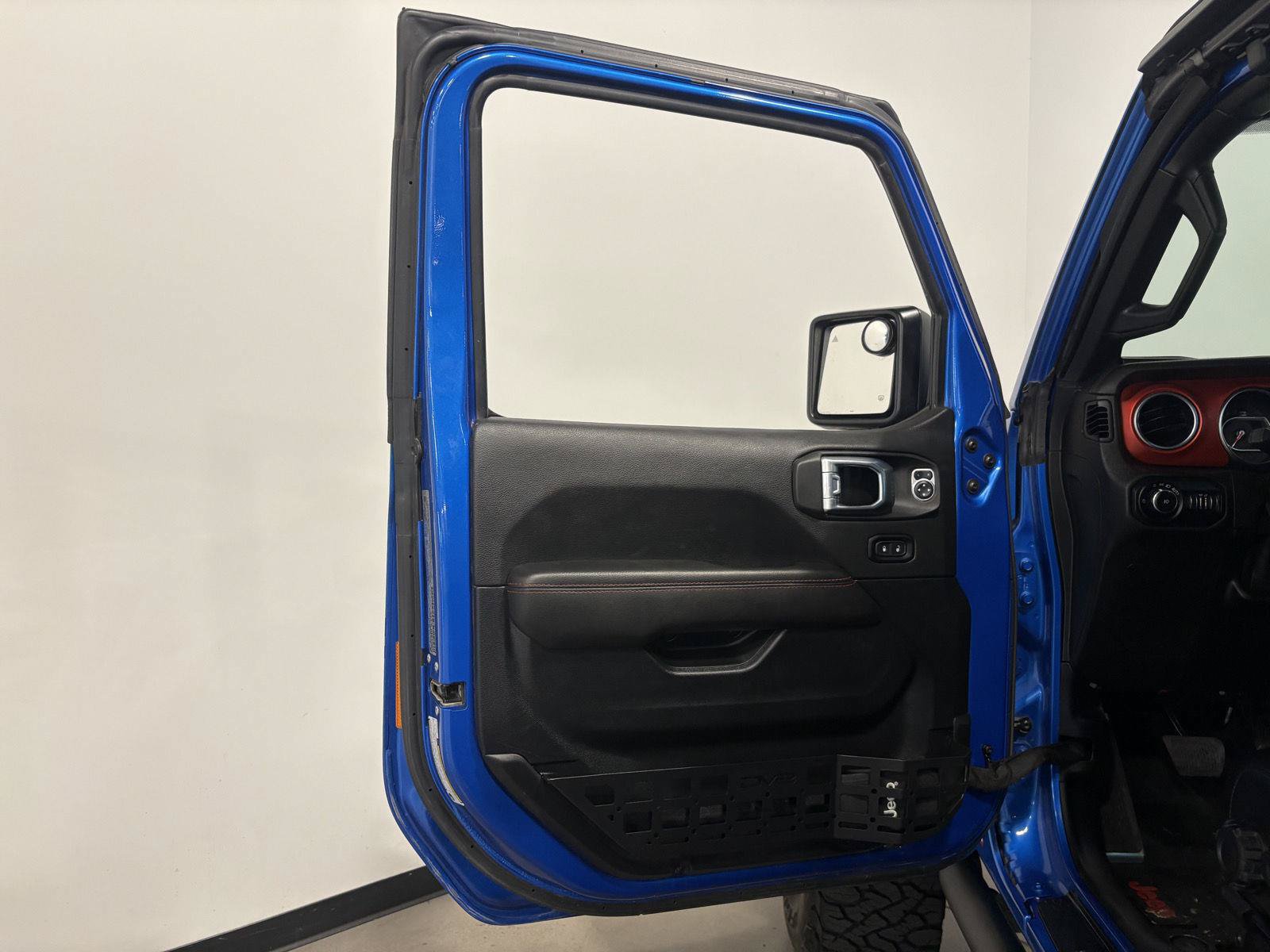 Used 2021 Jeep Wrangler Rubicon AWD/4WD image 25