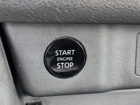 Used 2024 Nissan Rogue SV AWD/4WD image 26