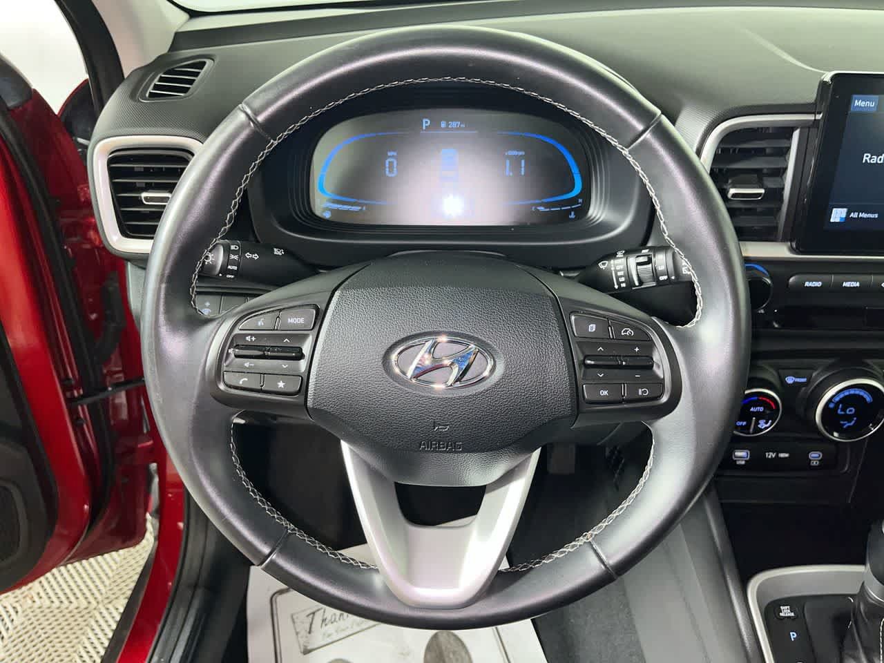 Used 2025 Hyundai Venue SEL FWD image 16