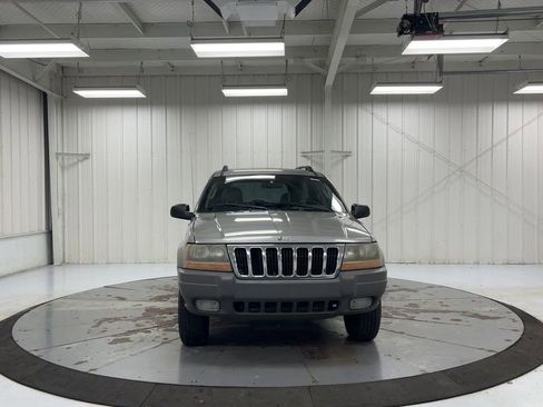 Used 2002 Jeep Grand Cherokee Sport image 3
