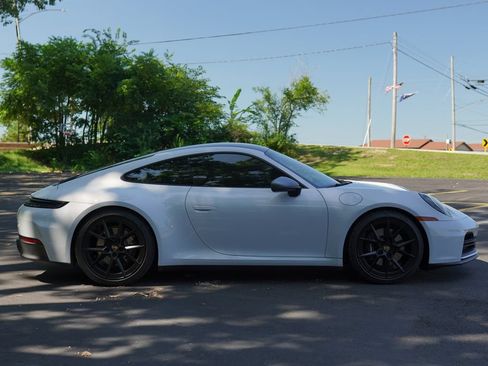 Used 2025 Porsche 911 Carrera T RWD image 15