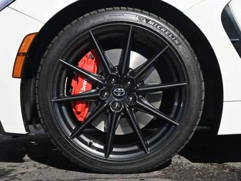 Used 2024 Toyota GR86 TRUENO Edition image 9