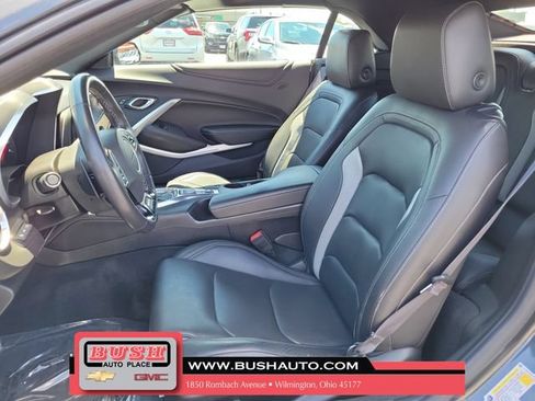 Used 2017 Chevrolet Camaro LT RWD image 9