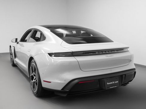 New 2025 Porsche Taycan image 3