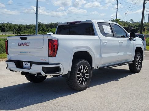 Used 2024 GMC Sierra 1500 AT4 w/ Technology Package AWD/4WD image 5