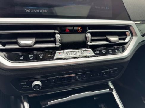 Used 2021 BMW 330e xDrive image 35