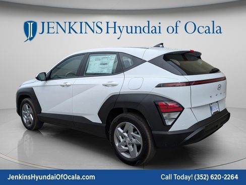 New 2026 Hyundai Kona SE image 7