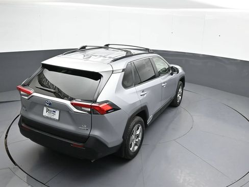 Used 2022 Toyota RAV4 LE AWD/4WD image 37