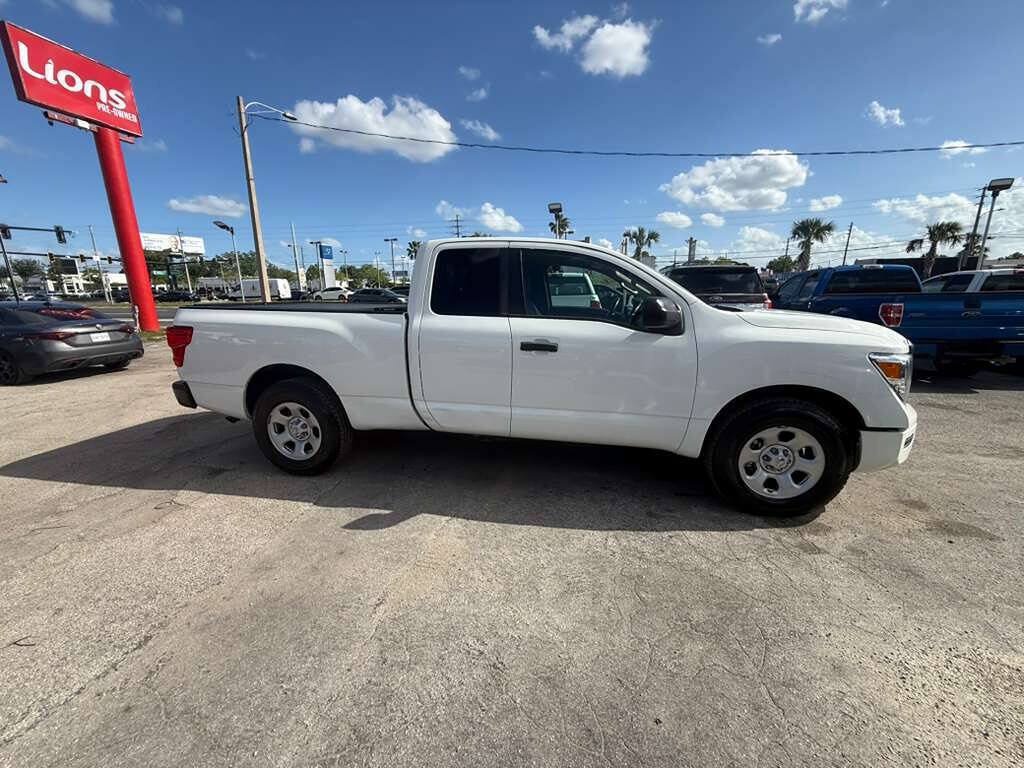 Used 2022 Nissan Titan S RWD image 3