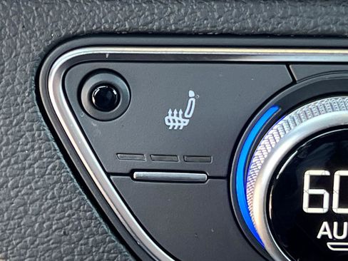 Certified 2025 Audi Q5 2.0T Premium w/ Convenience Plus Package image 31