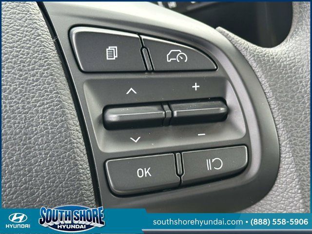 Certified 2025 Hyundai Venue SE FWD image 21