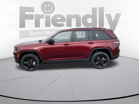 Used 2023 Jeep Grand Cherokee Limited w/ Luxury Tech Group II AWD/4WD image 8