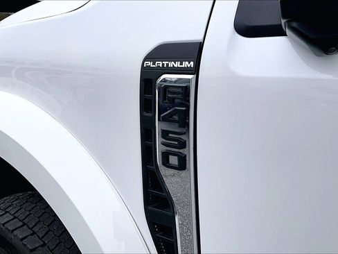 Used 2024 Ford F450 Platinum w/ FX4 Off-Road Package image 8