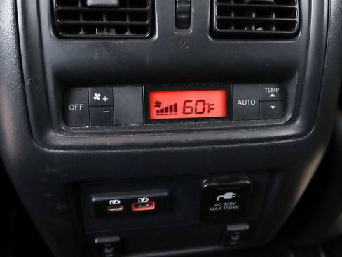 Used 2019 Nissan Pathfinder SL FWD image 46