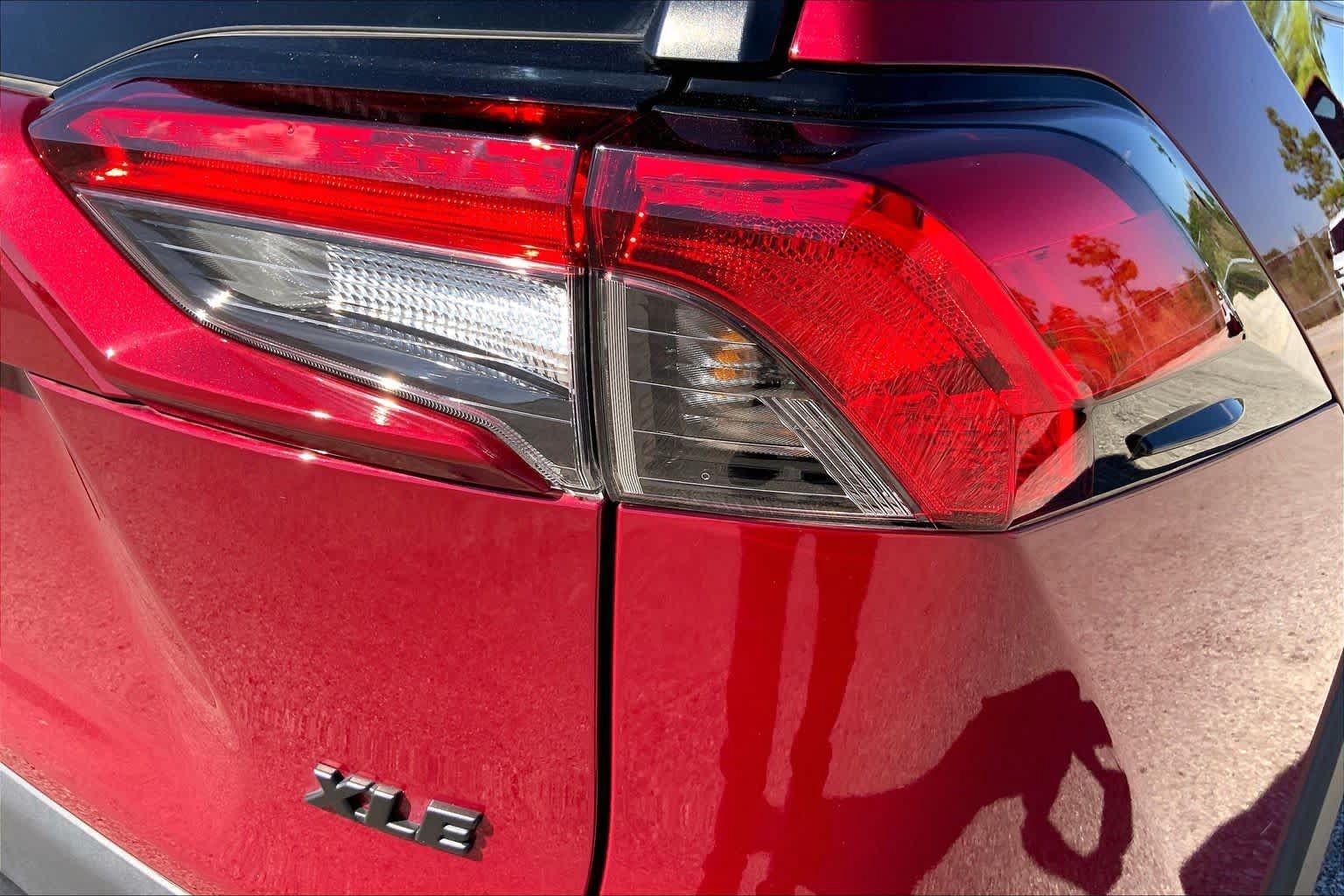Used 2024 Toyota RAV4 XLE FWD image 30