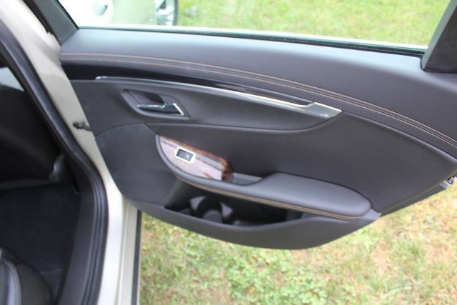 Used 2015 Chevrolet Impala LT w/ Convenience Package FWD image 24