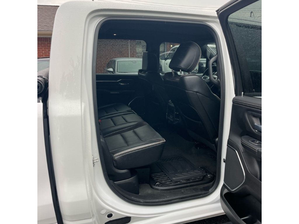Used 2024 RAM 1500 Laramie AWD/4WD image 10