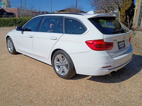 Used 2017 BMW 330i xDrive Wagon image 10
