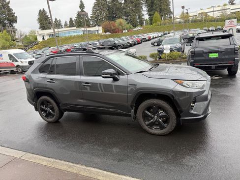 Used 2021 Toyota RAV4 XSE image 6