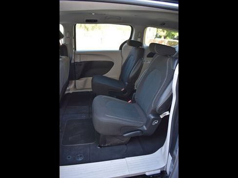 Used 2021 Chrysler Voyager LX FWD image 18