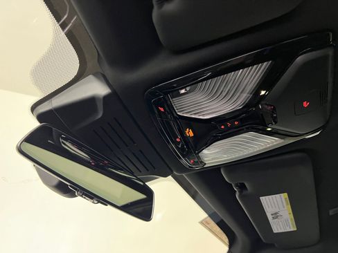 Used 2024 BMW X5 M60i w/ Executive Package image 11