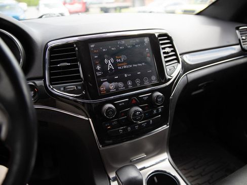 Used 2021 Jeep Grand Cherokee Trailhawk w/ Trailhawk Luxury Group AWD/4WD image 14