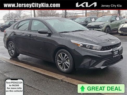 Certified 2023 Kia Forte LXS image 1