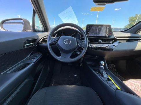 Used 2019 Toyota C-HR LE FWD image 8