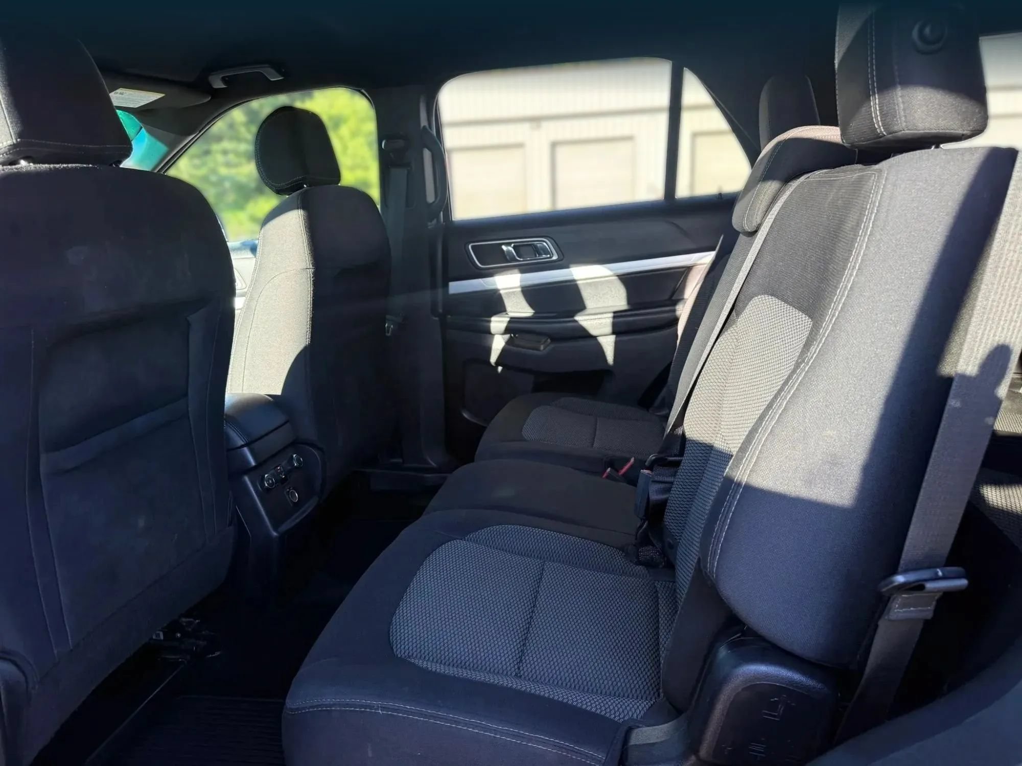 Used 2016 Ford Explorer XLT w/ Equipment Group 201A AWD/4WD image 21