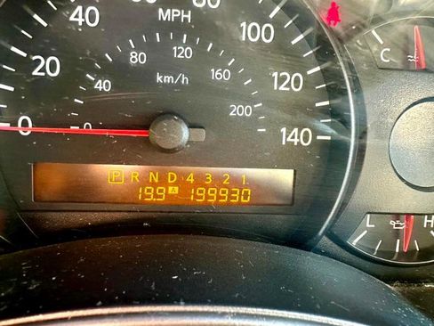 Used 2005 Nissan Titan SE image 9