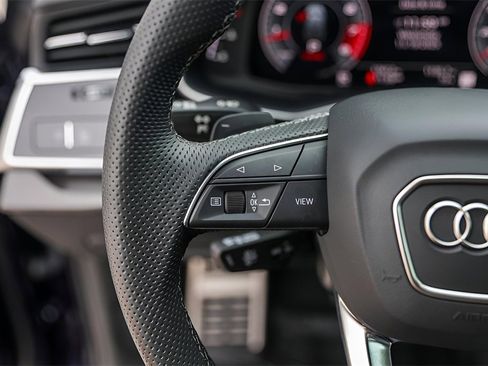 Used 2024 Audi SQ7 Prestige w/ Prestige Package image 17