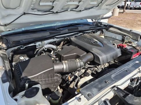 Used 2017 Toyota Tacoma TRD Sport w/ Tow Package (A/T) AWD/4WD image 19
