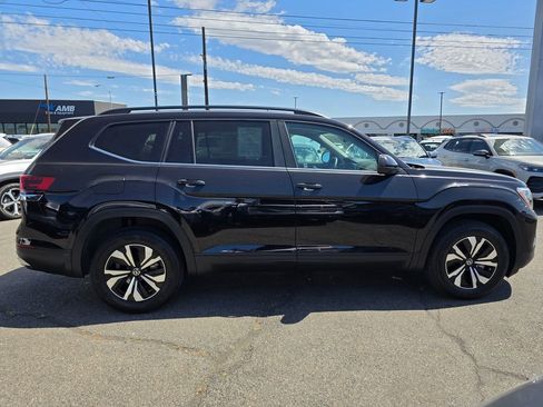 Used 2024 Volkswagen Atlas SE AWD/4WD image 6