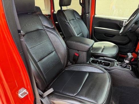 Used 2023 Jeep Wrangler Unlimited Sahara AWD/4WD image 20