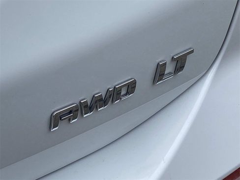 Used 2023 Chevrolet Equinox LT image 11