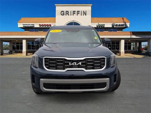 Used 2023 Kia Telluride S image 12