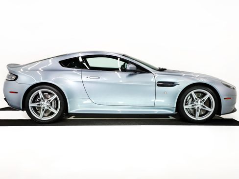 Used 2016 Aston Martin V8 Vantage GT image 14