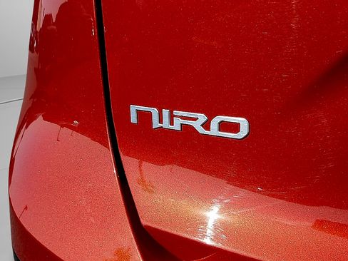 Used 2023 Kia Niro Wave w/ Wave Preserve Package FWD image 36