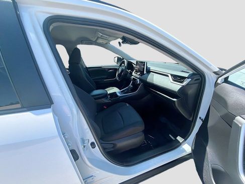 Used 2024 Toyota RAV4 XLE FWD image 29