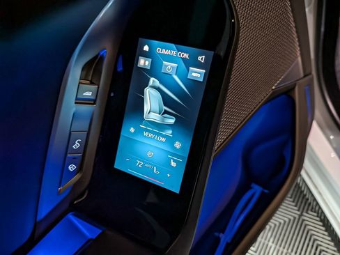 Used 2025 BMW i7 eDrive50 w/ M Sport Package image 37