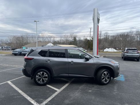 Used 2023 Nissan Rogue SV image 10