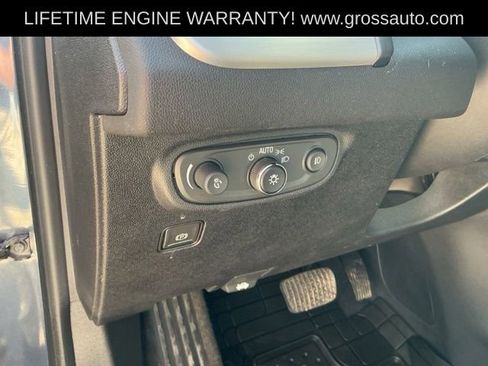 Used 2019 GMC Terrain SLT w/ GMC Pro Grade Package AWD/4WD image 12