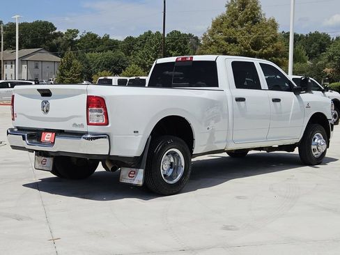 Used 2024 RAM 3500 Tradesman w/ Chrome Appearance Group AWD/4WD image 8