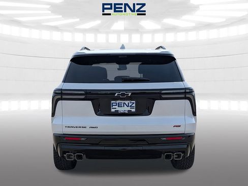Used 2024 Chevrolet Traverse RS w/ LPO, Floor Liner Package AWD/4WD image 6