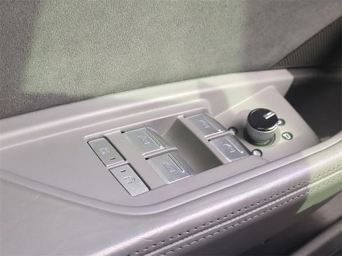 Used 2023 Audi e-tron S Premium Plus w/ Black Optic Package image 25