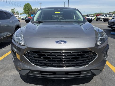 Used 2022 Ford Escape SE w/ SE Sport Appearance Package AWD/4WD image 8