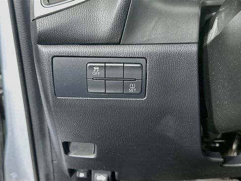 Used 2017 MAZDA MAZDA3 Touring FWD image 16
