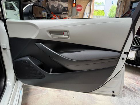 Used 2022 Toyota Corolla LE FWD image 31